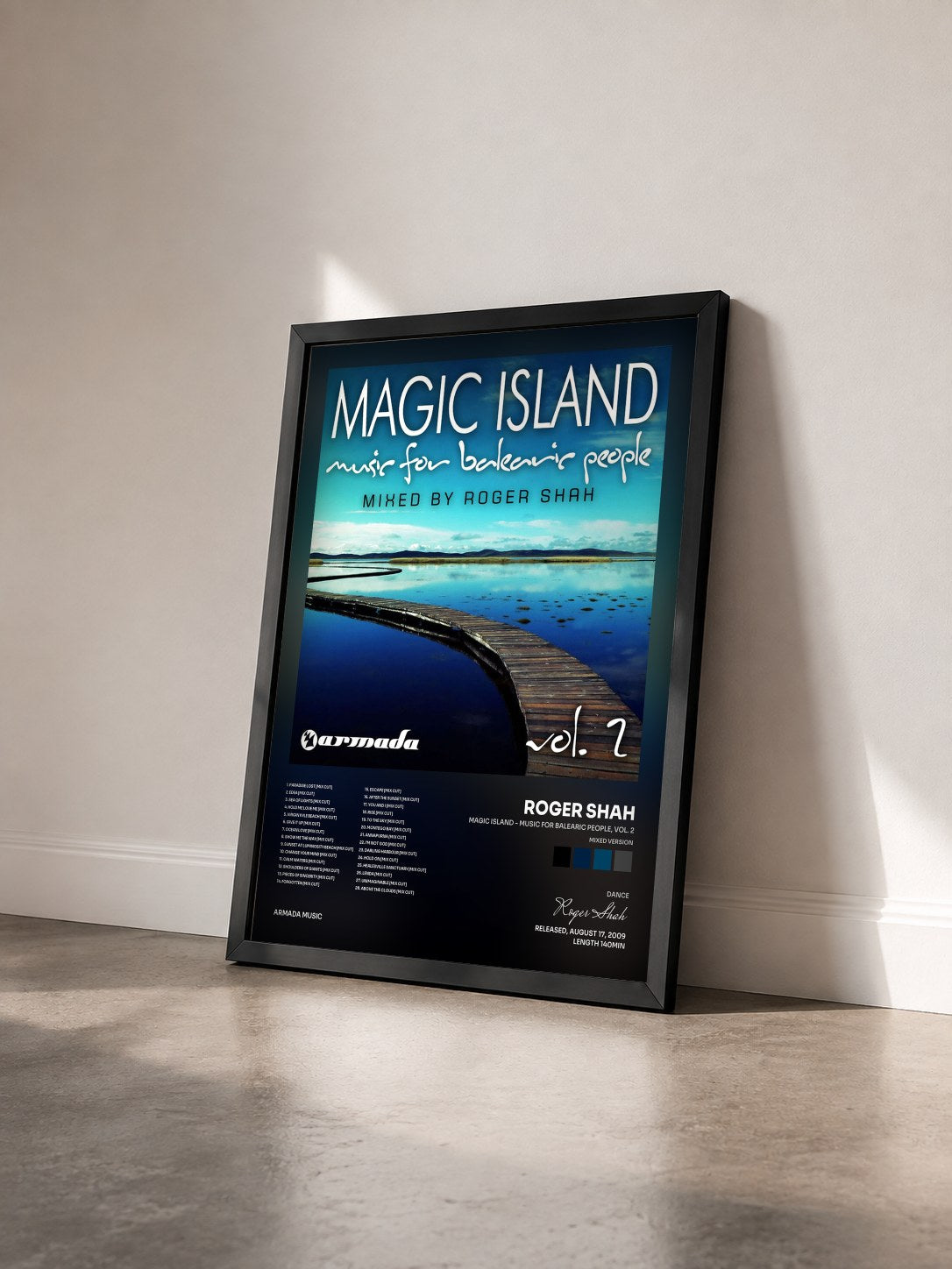 #noir Tableau de l'album Magic Island - Music For Balearic People, Vol. 2 (Mixed Version) de Roger Shah vu de trois quarts, cadre noir