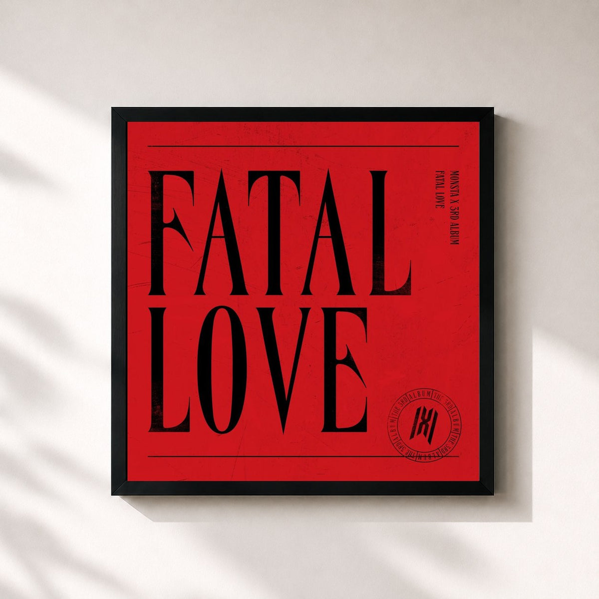 #noir Tableau carré de l'album Fatal Love de Monsta X, cadre noir 32x32 cm