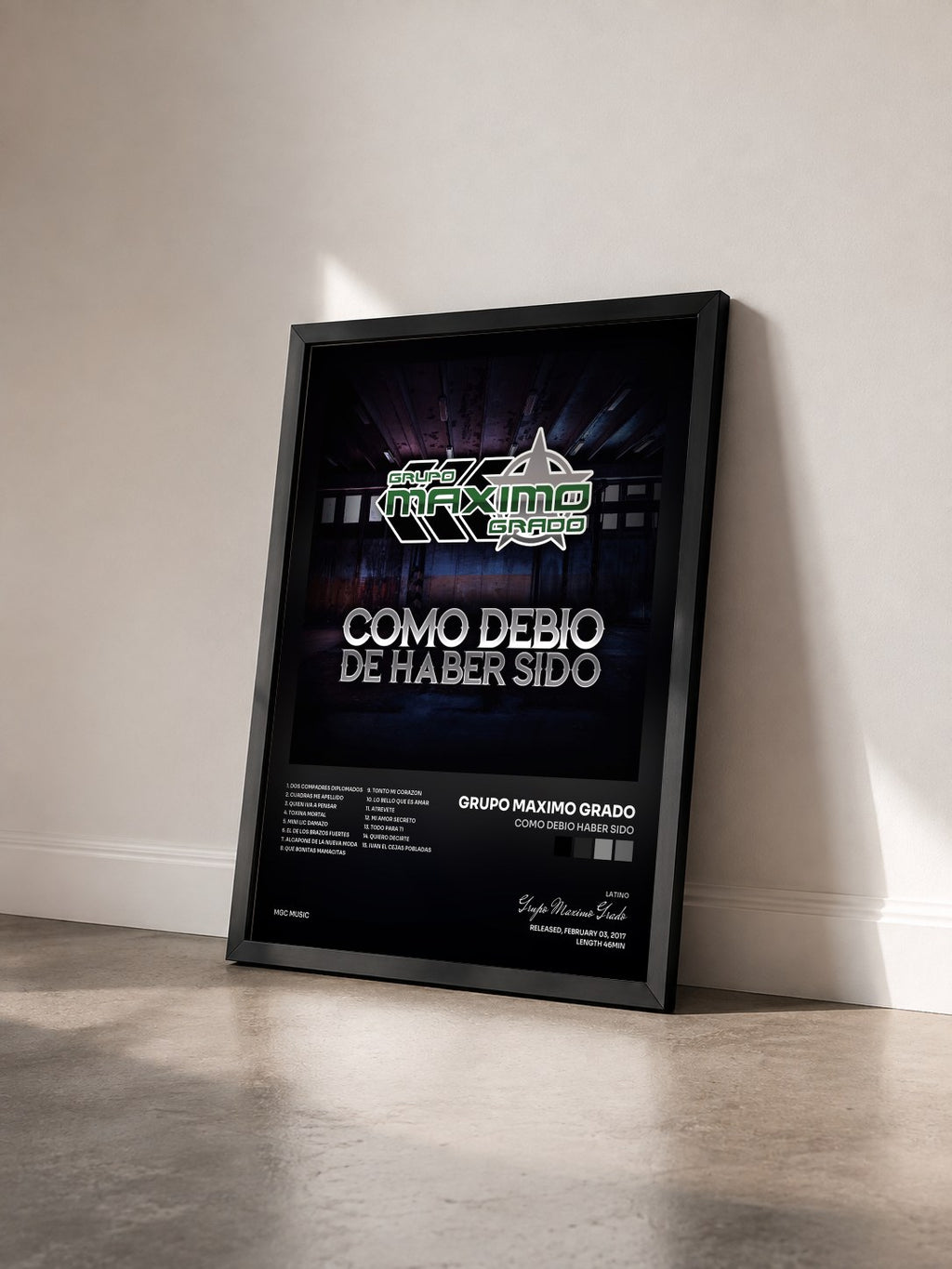 #noir Tableau de l'album Como Debio Haber Sido de Grupo Maximo Grado vu de trois quarts, cadre noir