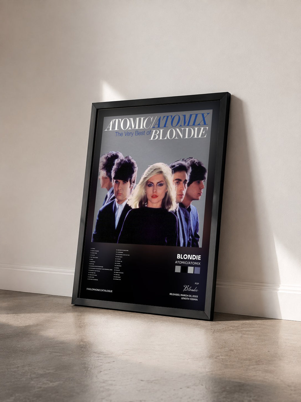 #noir Tableau de l'album Atomic/Atomix de Blondie vu de trois quarts, cadre noir