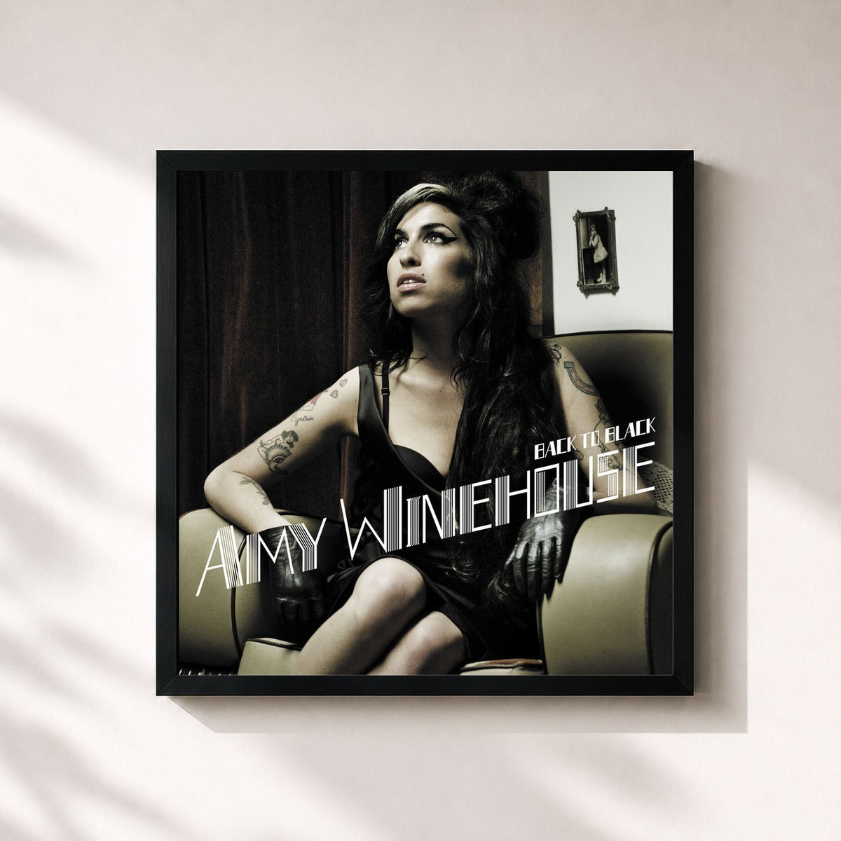 #noir Tableau carré de l'album Back To Black (Remixes & B Sides) de Amy Winehouse, cadre noir 32x32 cm