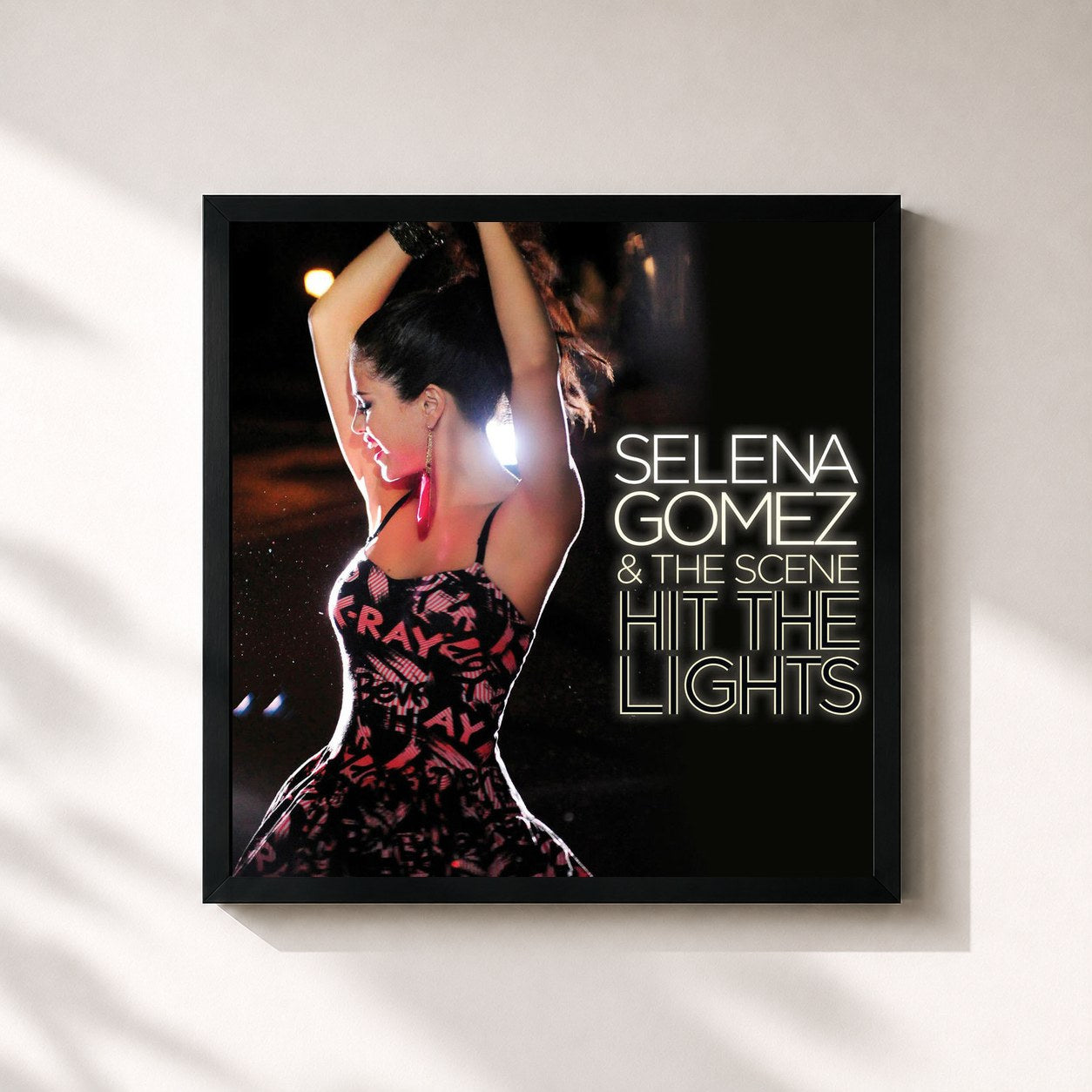 #noir Tableau carré de l'album Hit The Lights de Selena Gomez & The Scene, cadre noir 32x32 cm