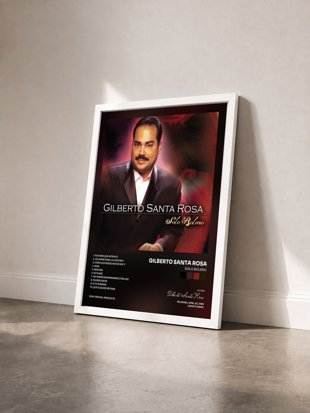 #blanc Tableau de l'album Solo Bolero de Gilberto Santa Rosa vu de trois quarts, cadre blanc