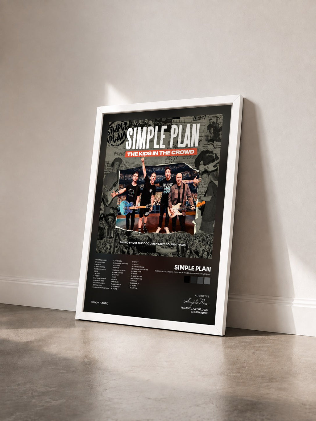 #blanc Tableau de l'album The Kids In The Crowd - Music From The Documentary Soundtrack de Simple Plan vu de trois quarts, cadre blanc