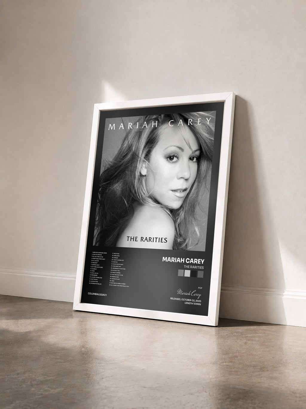 #blanc The Rarities von Mariah Carey als gerahmter Kunstdruck von schräg gesehen, weißer Rahmen