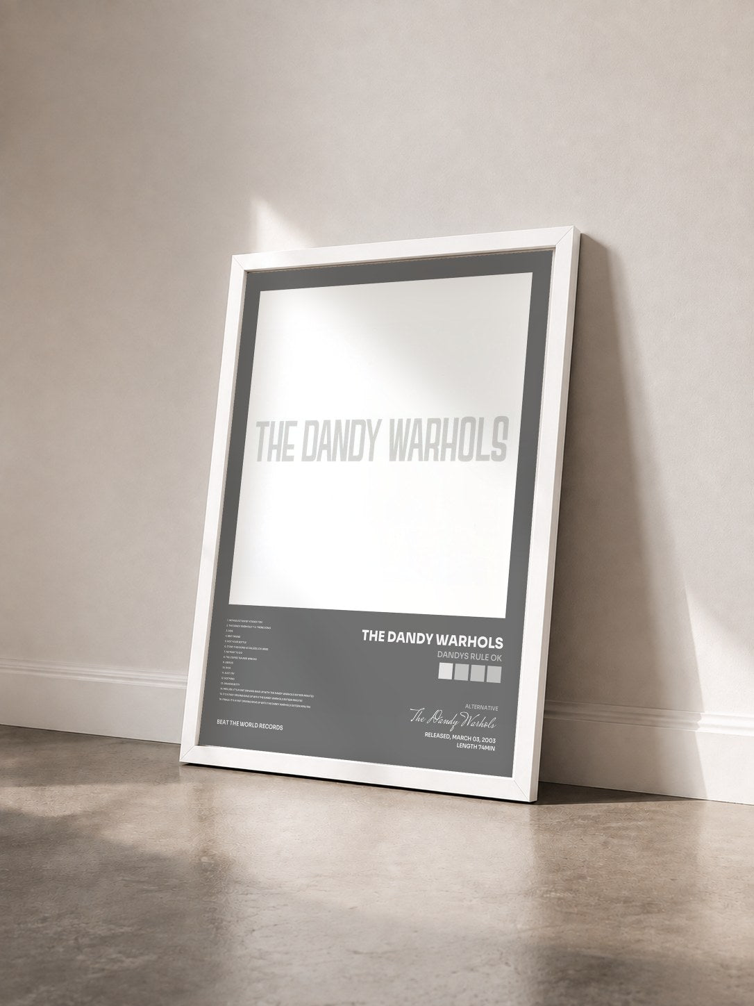 #blanc Tableau de l'album Dandys Rule OK de The Dandy Warhols vu de trois quarts, cadre blanc