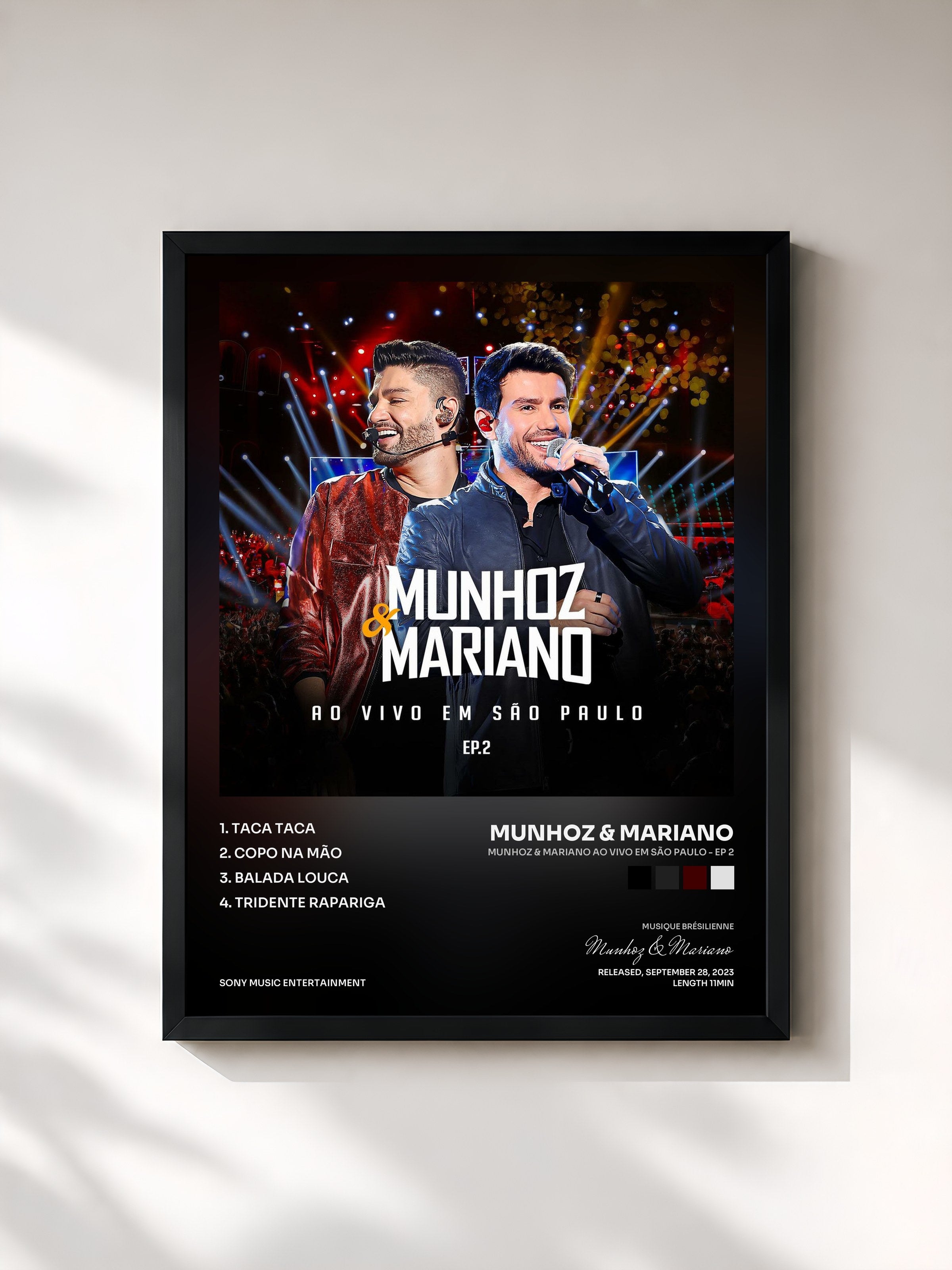 #noir Tableau de l'album Munhoz & Mariano Ao Vivo Em São Paulo - EP 2 de Munhoz & Mariano, cadre noir, imprimé et encadré en France
