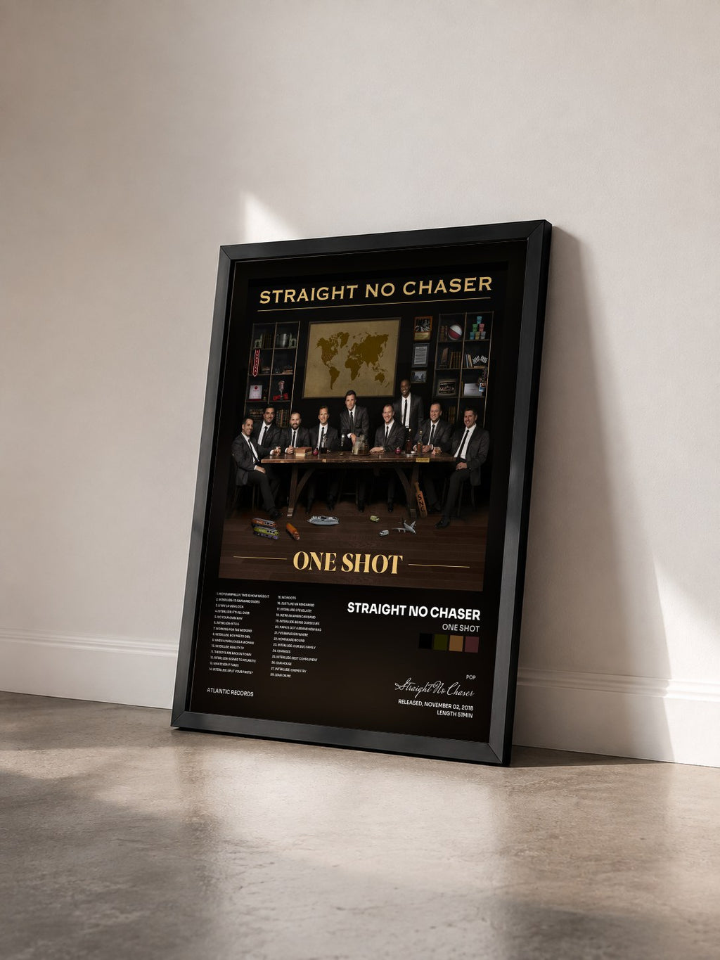 #noir Tableau de l'album One Shot de Straight No Chaser vu de trois quarts, cadre noir