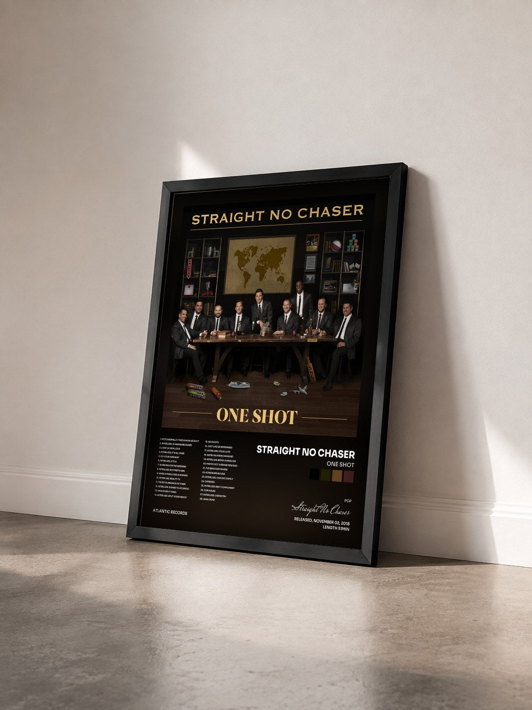 #noir Tableau de l'album One Shot de Straight No Chaser vu de trois quarts, cadre noir