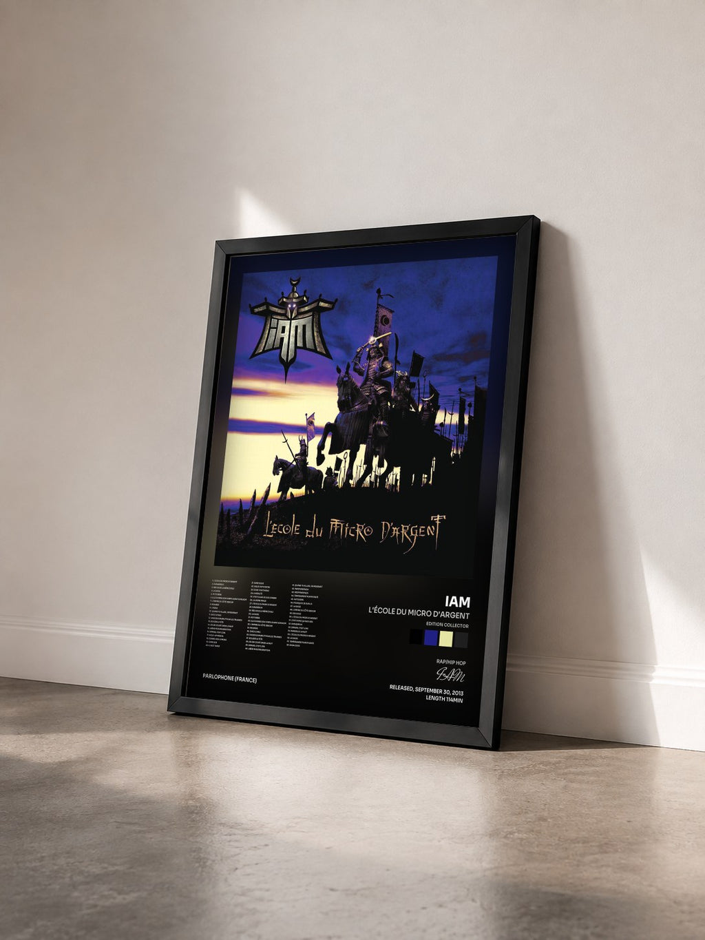 #noir L'école Du Micro D'argent (Edition Collector) von IAM als gerahmter Kunstdruck von schräg gesehen, schwarzer Rahmen