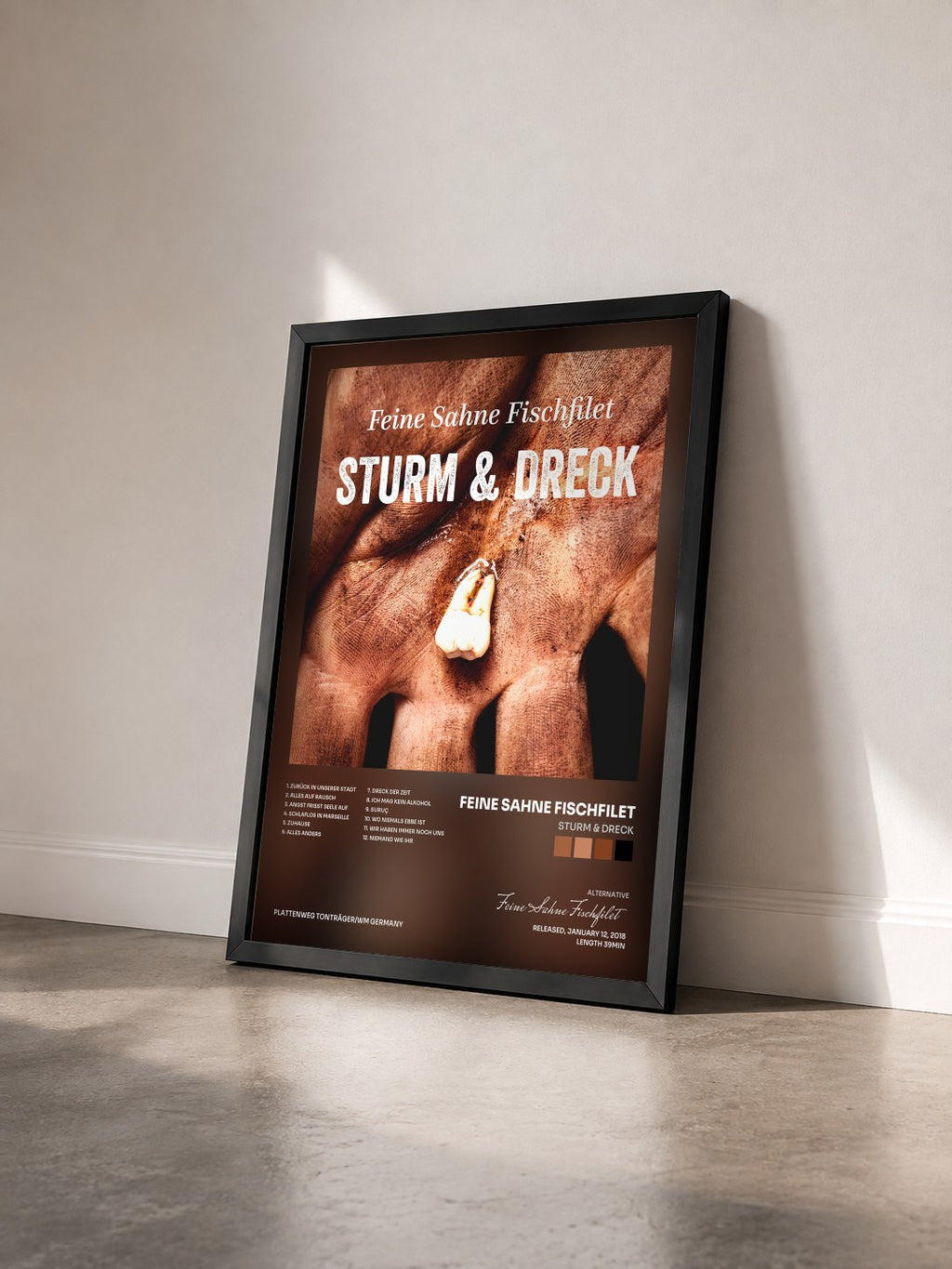 #noir Tableau de l'album Sturm & Dreck de Feine Sahne Fischfilet vu de trois quarts, cadre noir