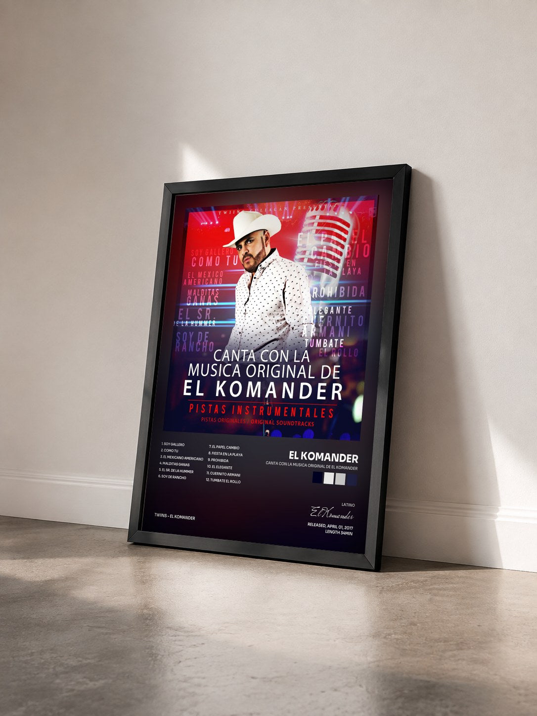#noir Tableau de l'album Canta Con La Musica Original De El Komander de El Komander vu de trois quarts, cadre noir