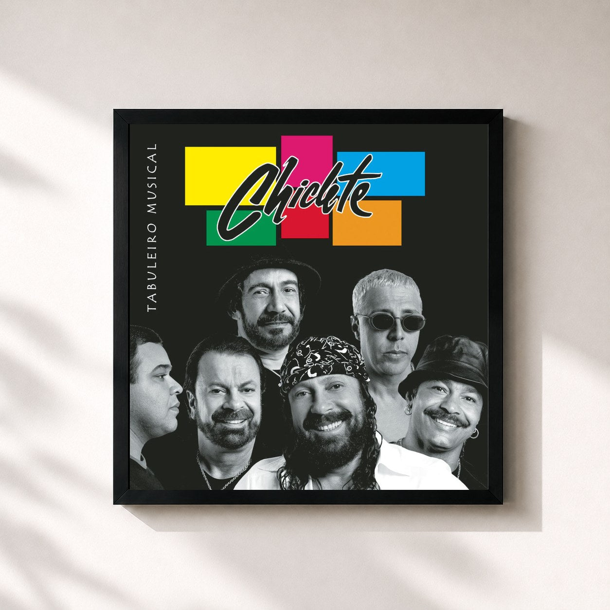 #noir Tableau carré de l'album Tabuleiro Musical de Chiclete Com Banana, cadre noir 32x32 cm