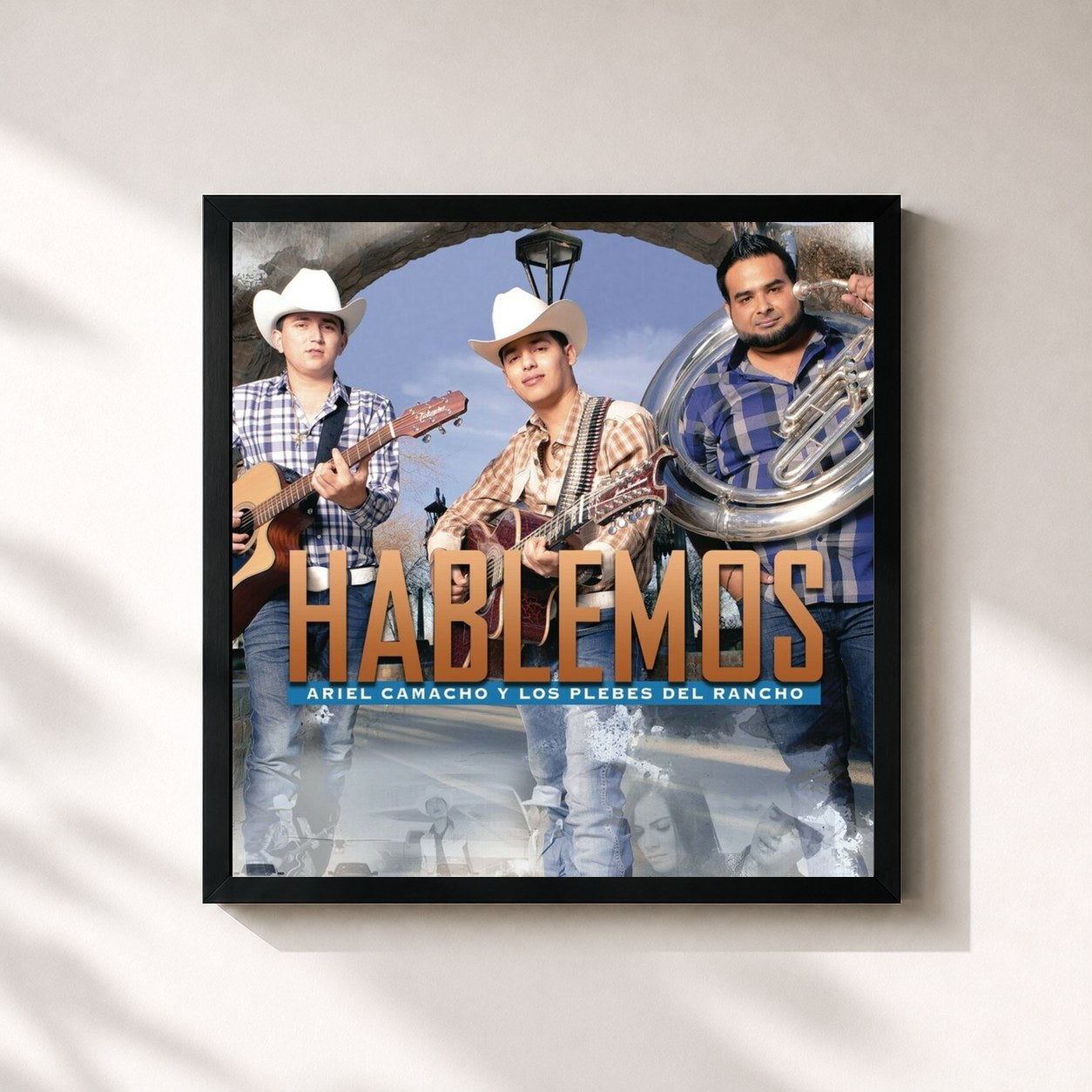 #noir Tableau carré de l'album Hablemos de Ariel Camacho y Los Plebes Del Rancho, cadre noir 32x32 cm