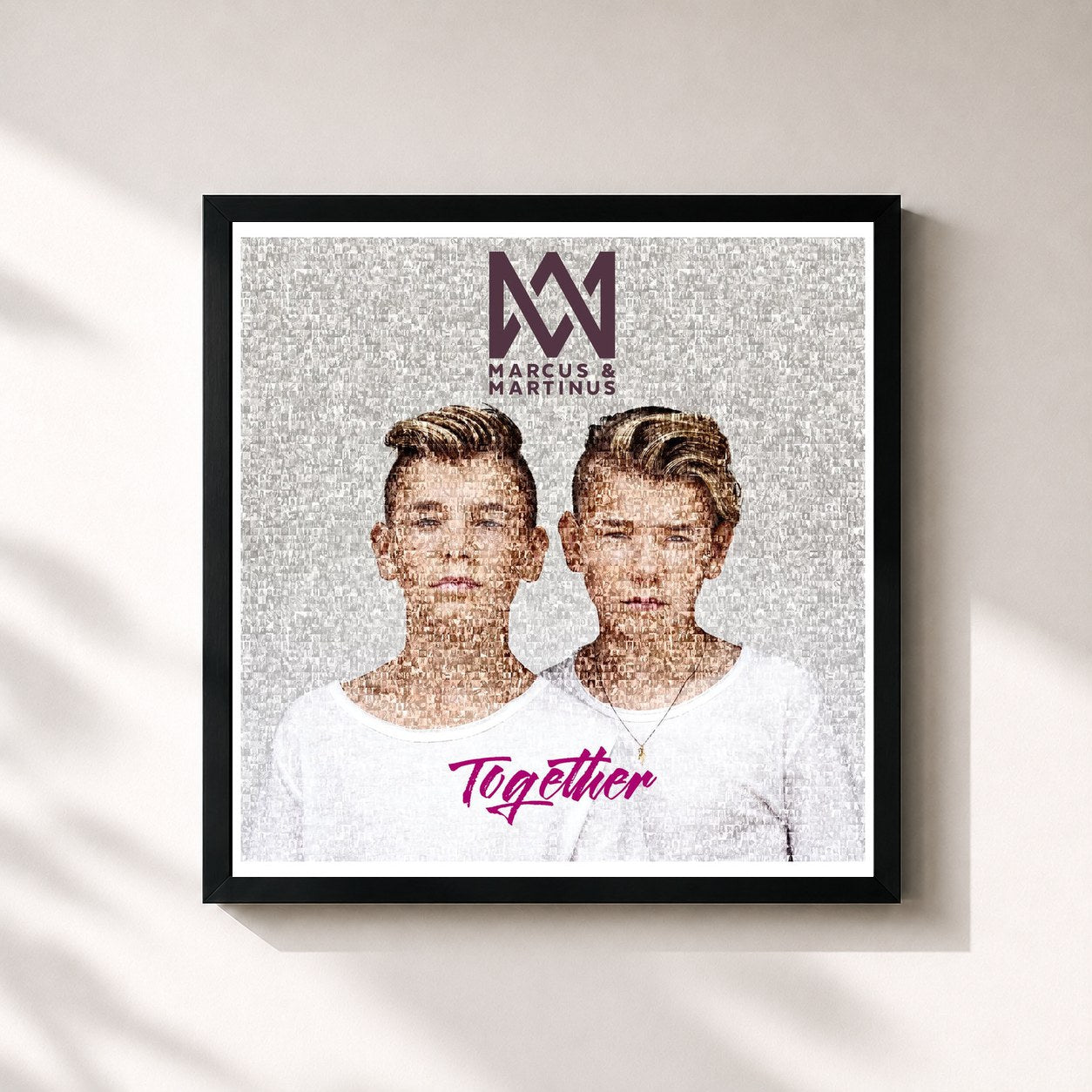 #noir Tableau carré de l'album Together de Marcus & Martinus, cadre noir 32x32 cm