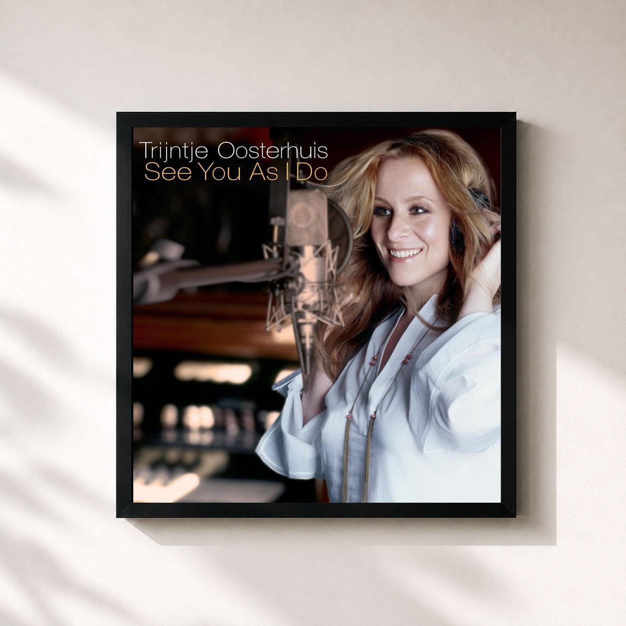 #noir Tableau carré de l'album See You As I Do de Trijntje Oosterhuis, cadre noir 32x32 cm