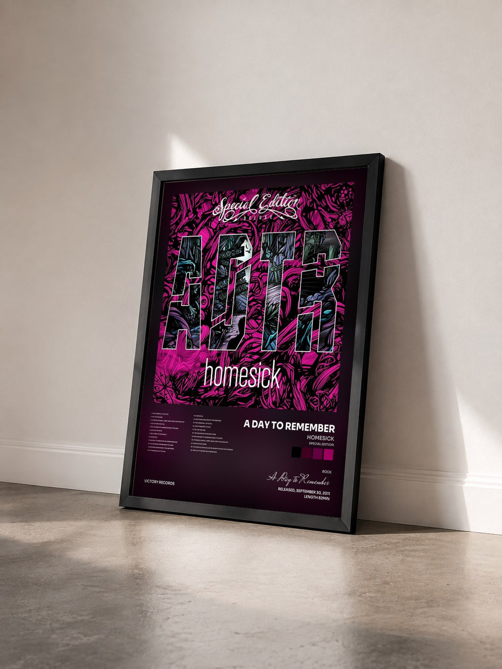 #noir Homesick (Special Edition) von A Day to Remember als gerahmter Kunstdruck von schräg gesehen, schwarzer Rahmen