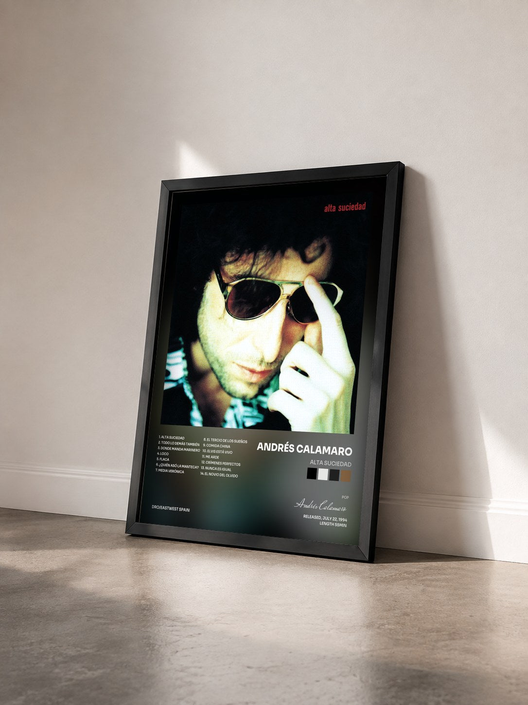 #noir Tableau de l'album Alta Suciedad de Andrés Calamaro vu de trois quarts, cadre noir