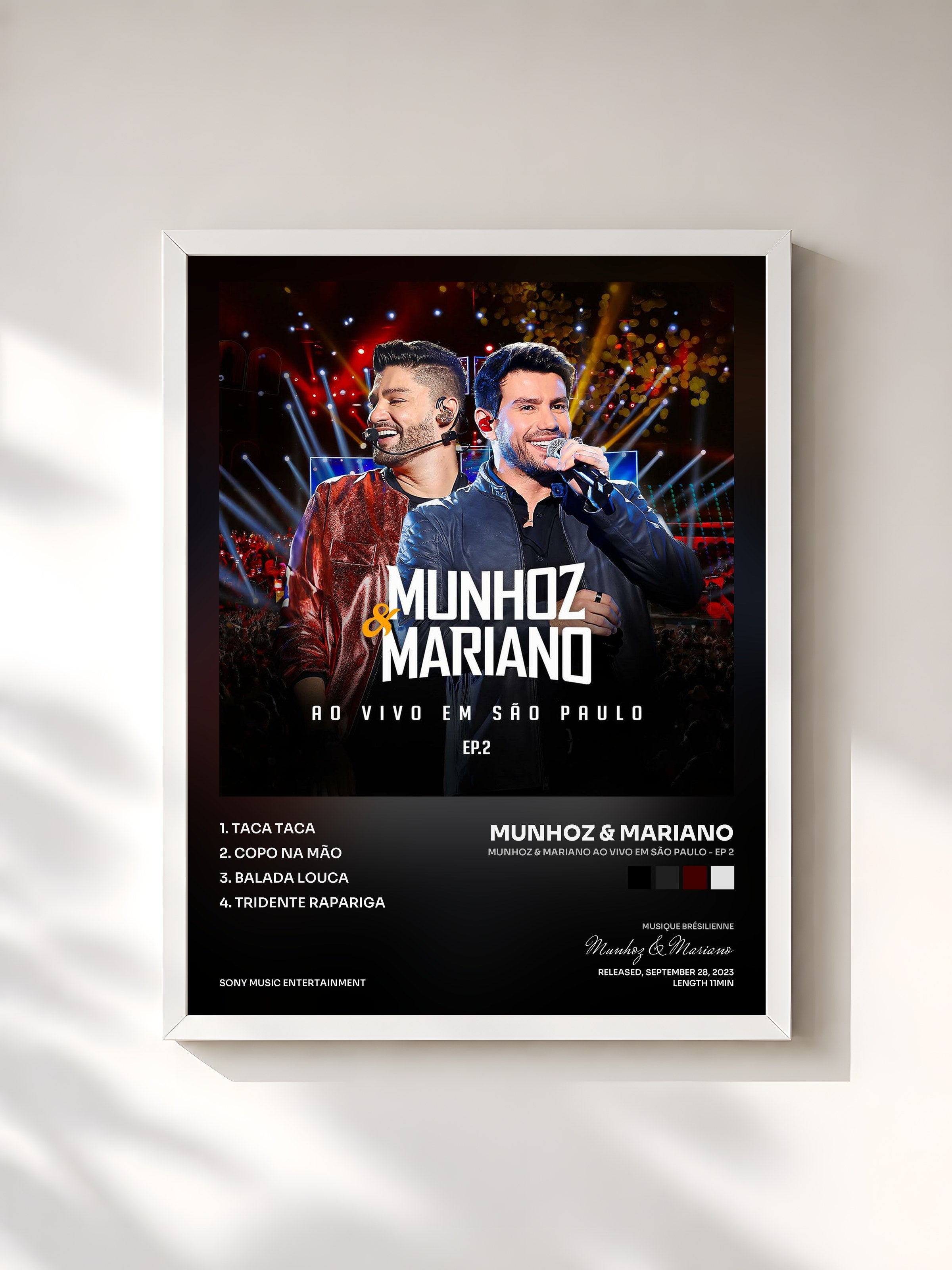 #blanc Tableau de l'album Munhoz & Mariano Ao Vivo Em São Paulo - EP 2 de Munhoz & Mariano, cadre blanc, imprimé et encadré en France