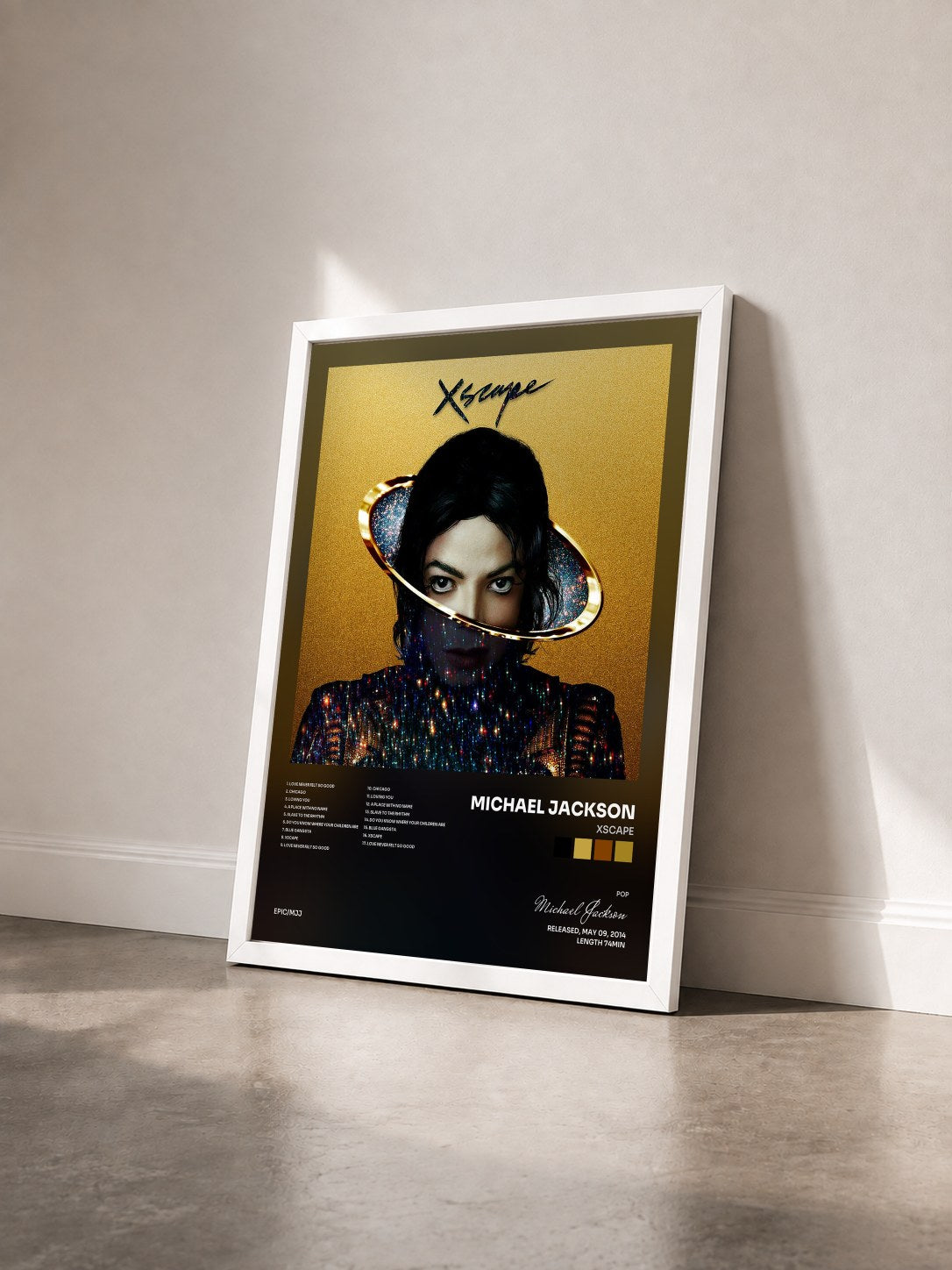 #blanc XSCAPE di Michael Jackson in stampa incorniciata vista di tre quarti, cornice bianca