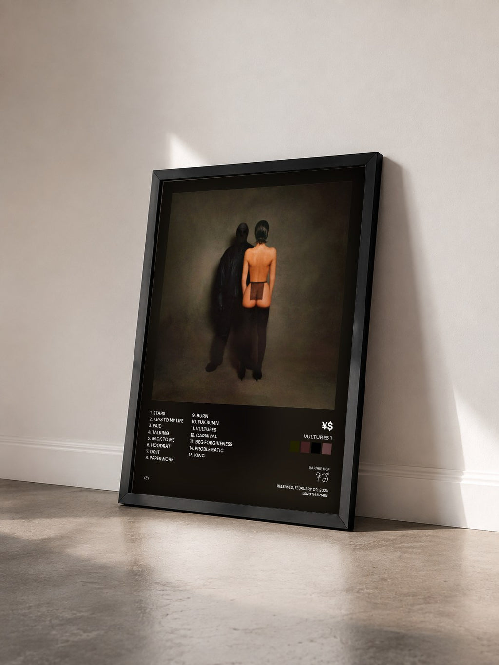 #noir VULTURES 1 von ¥$ als gerahmter Kunstdruck von schräg gesehen, schwarzer Rahmen