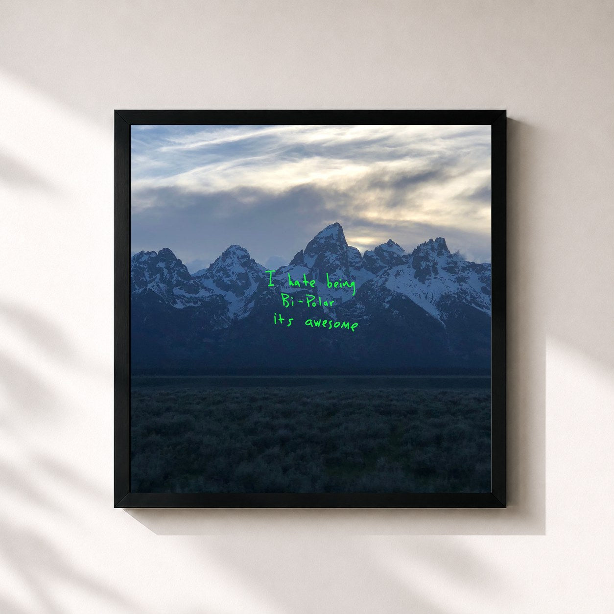 #noir ye de Kanye West en lámina cuadrada enmarcada, marco negro de 32x32 cm