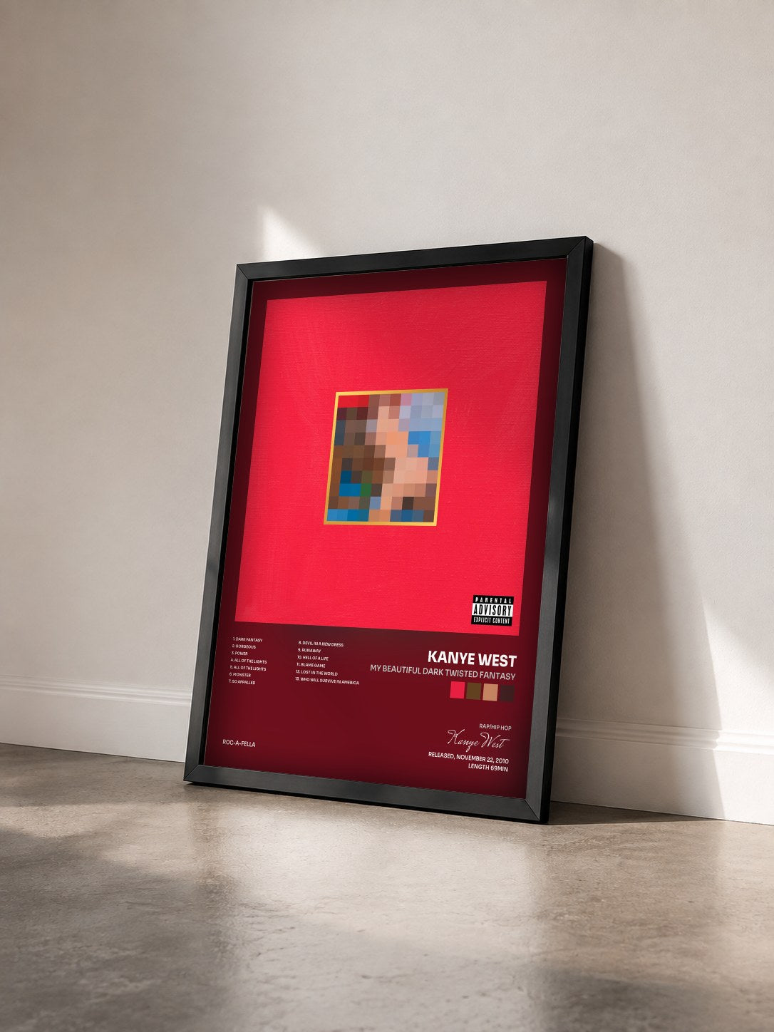 #noir My Beautiful Dark Twisted Fantasy di Kanye West in stampa incorniciata vista di tre quarti, cornice nera