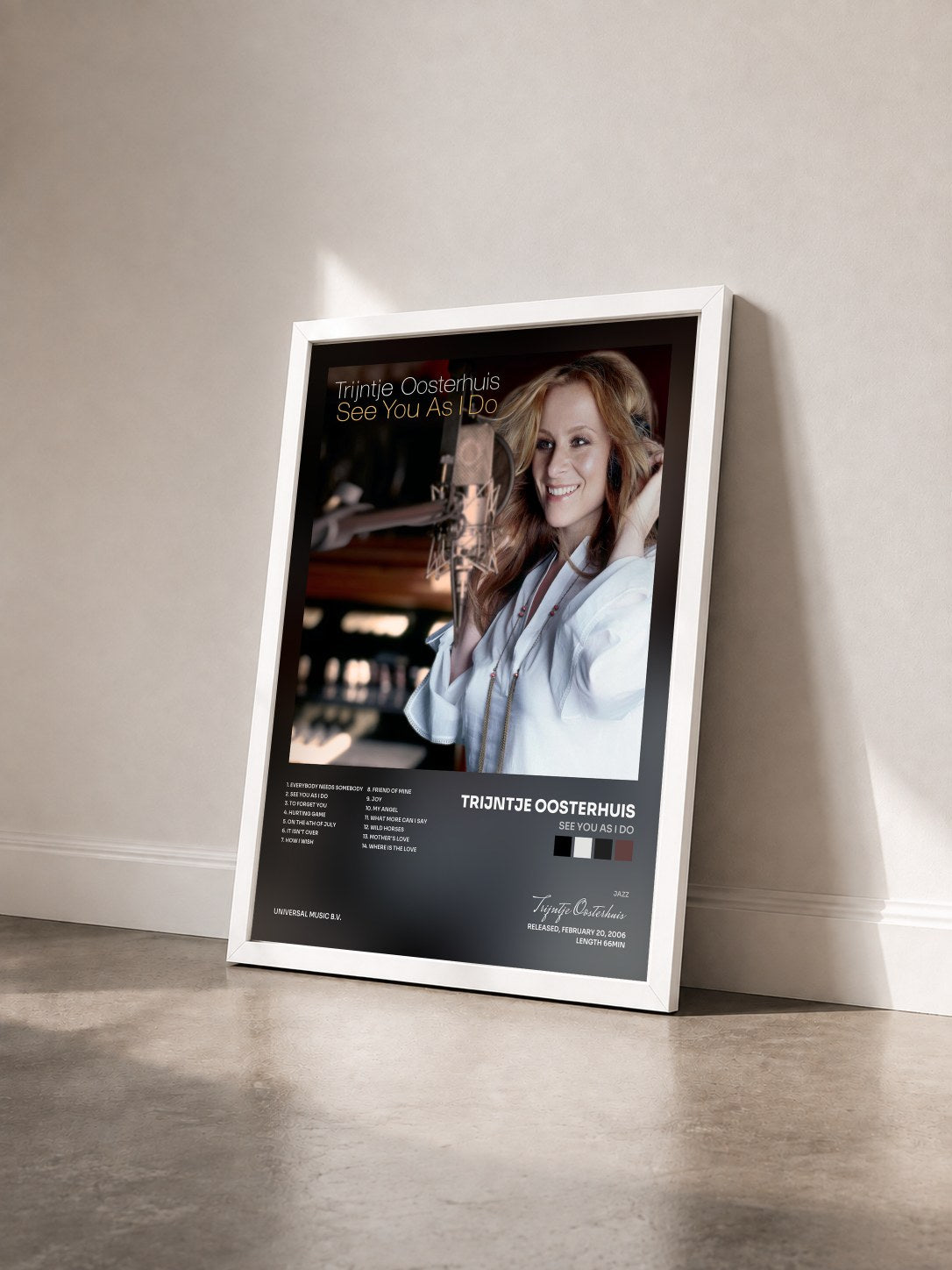 #blanc Tableau de l'album See You As I Do de Trijntje Oosterhuis vu de trois quarts, cadre blanc