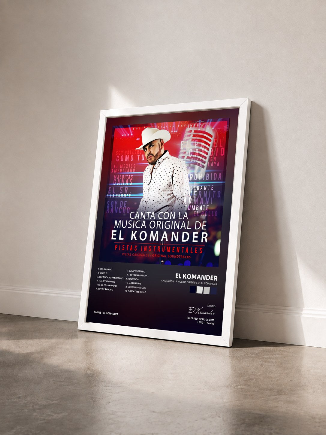 #blanc Tableau de l'album Canta Con La Musica Original De El Komander de El Komander vu de trois quarts, cadre blanc