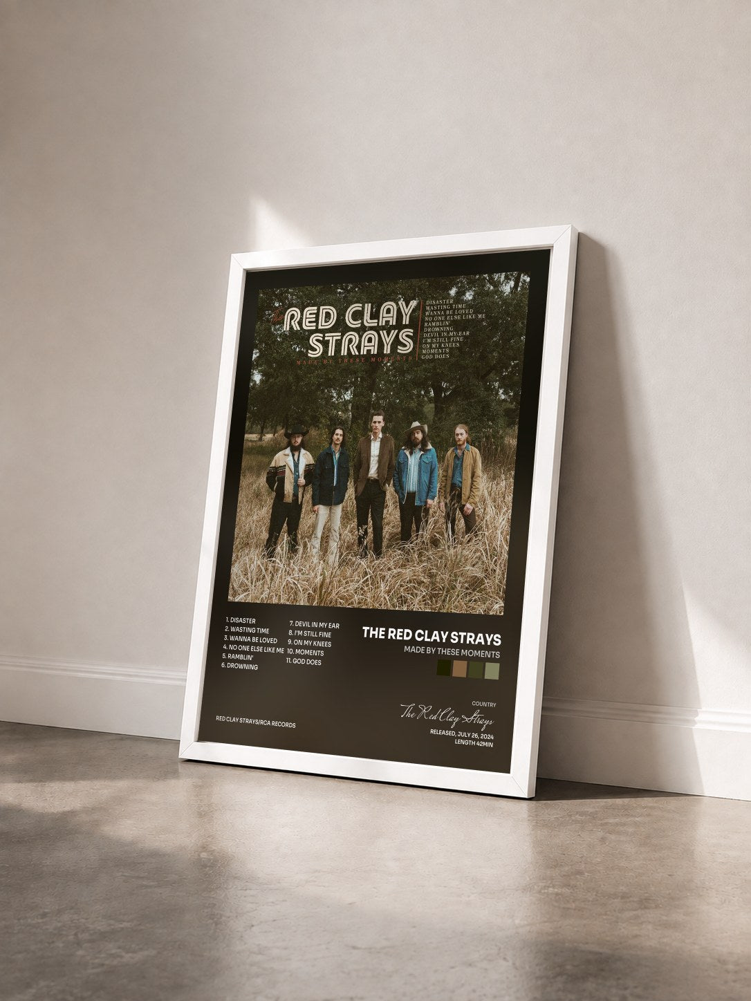 #blanc Tableau de l'album Made by These Moments de The Red Clay Strays vu de trois quarts, cadre blanc