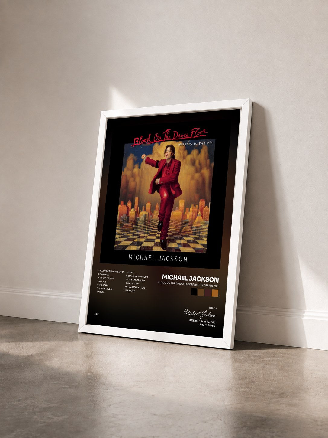#blanc Tableau de l'album BLOOD ON THE DANCE FLOOR/ HIStory In The Mix de Michael Jackson vu de trois quarts, cadre blanc