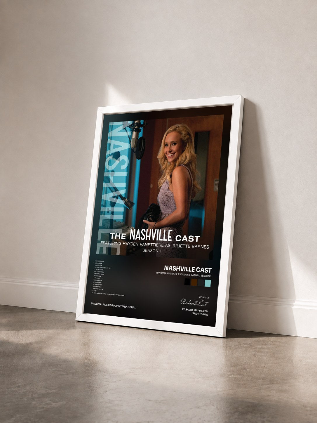 #blanc Tableau de l'album Hayden Panettiere As Juliette Barnes, Season 1 de Nashville Cast vu de trois quarts, cadre blanc