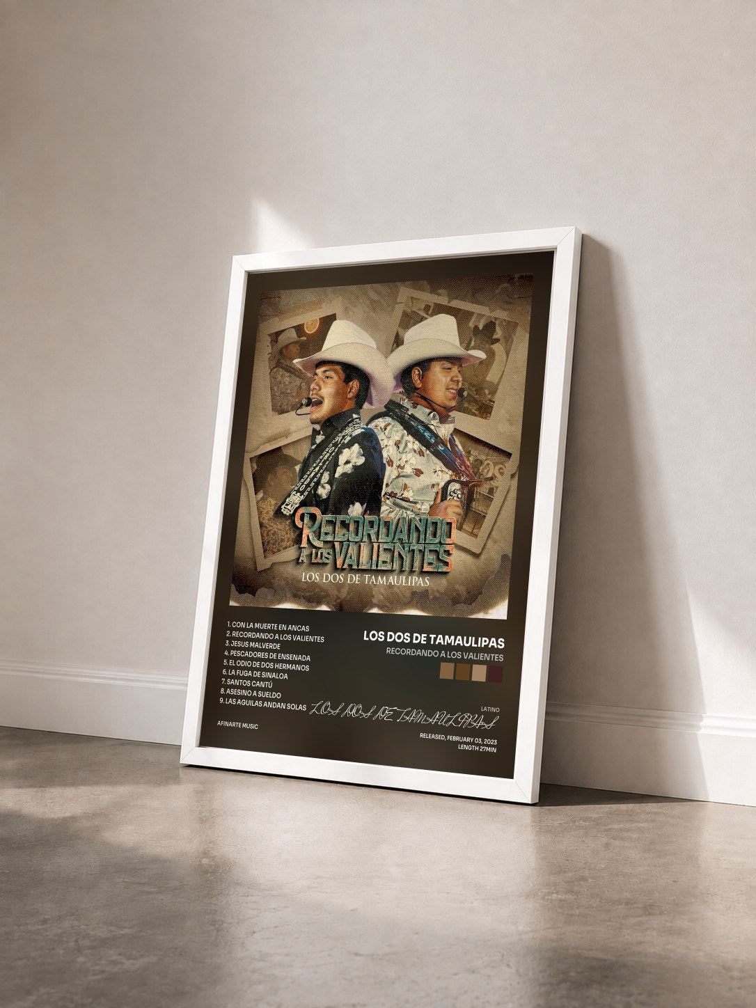 #blanc Tableau de l'album Recordando A Los Valientes de LOS DOS DE TAMAULIPAS vu de trois quarts, cadre blanc