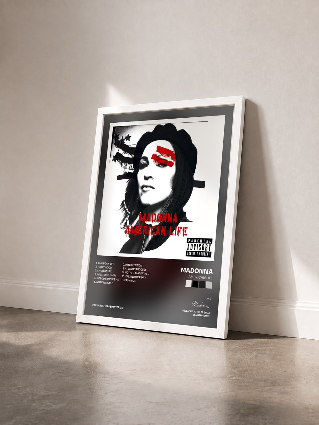 #blanc American Life von Madonna als gerahmter Kunstdruck von schräg gesehen, weißer Rahmen