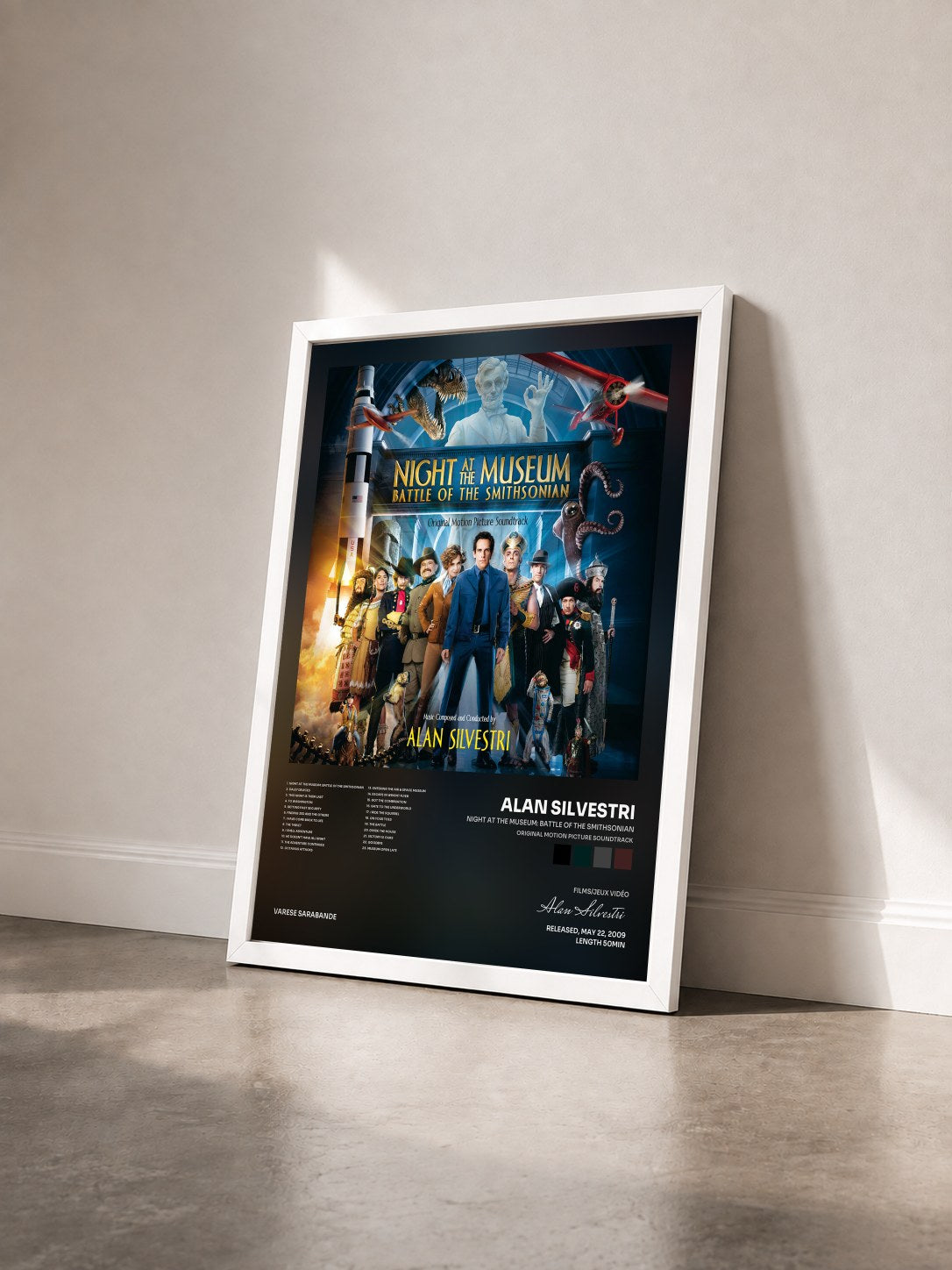 #blanc Tableau de l'album Night At The Museum: Battle Of The Smithsonian (Original Motion Picture Soundtrack) de Alan Silvestri vu de trois quarts, cadre blanc