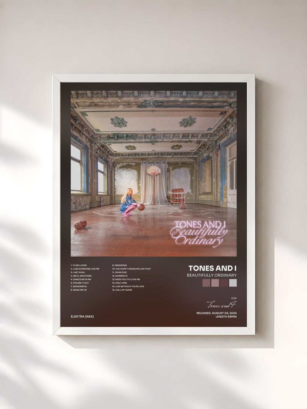 #blanc Beautifully Ordinary von Tones and I als gerahmter Kunstdruck, weißer Rahmen, gedruckt und gerahmt in Frankreich