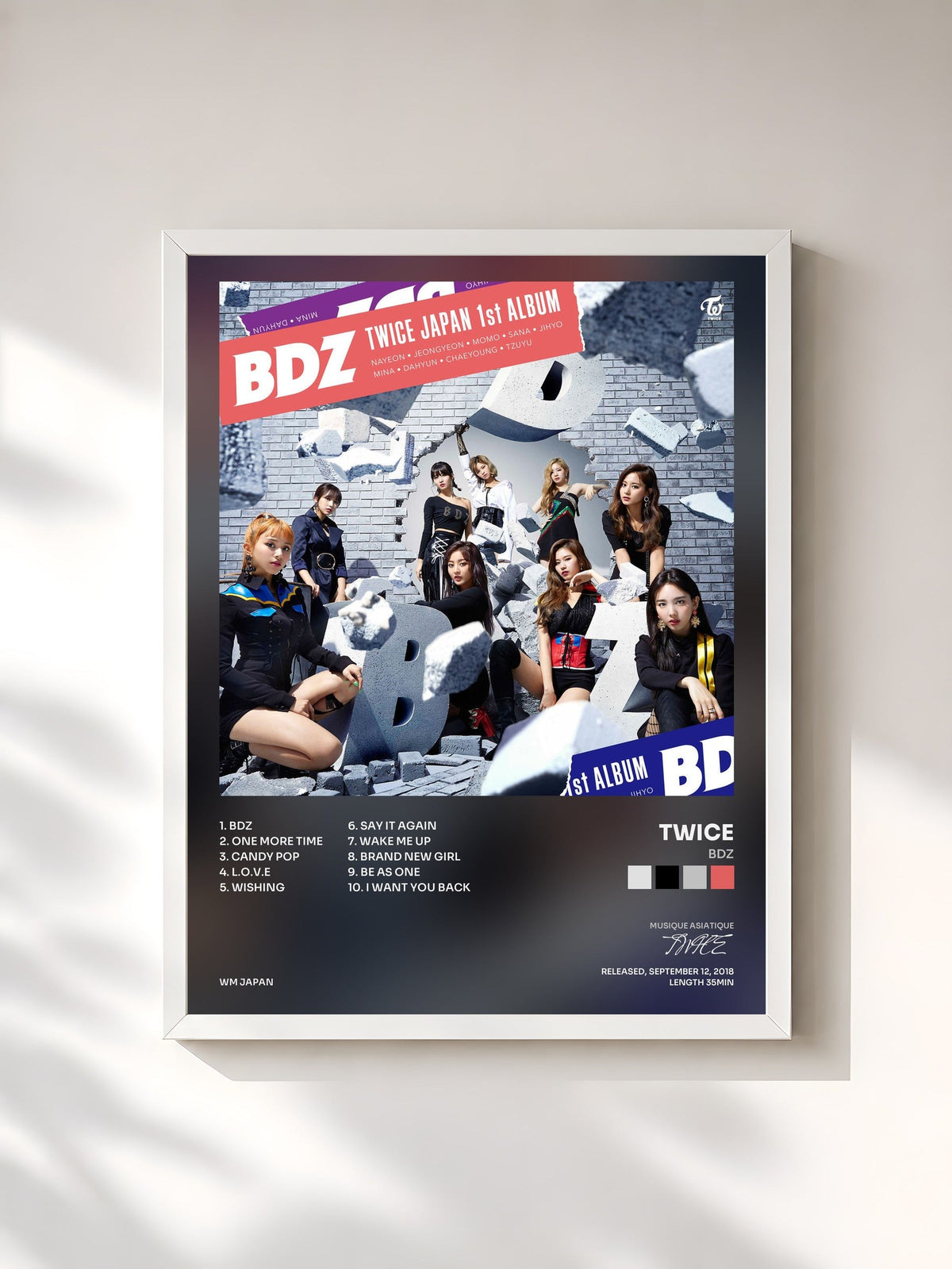 #blanc Tableau de l'album BDZ de TWICE, cadre blanc, imprimé et encadré en France
