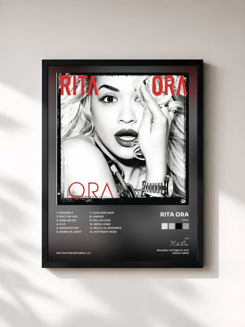 #noir ORA de Rita Ora en lámina enmarcada, marco negro, impresa y enmarcada en Francia