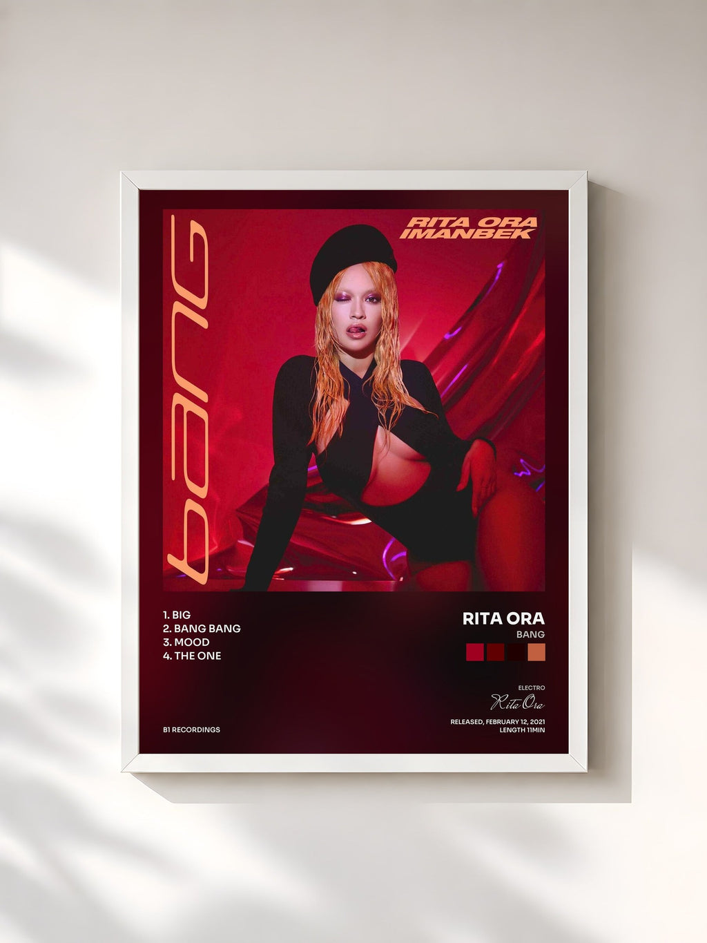 #blanc Bang de Rita Ora en lámina enmarcada, marco blanco, impresa y enmarcada en Francia
