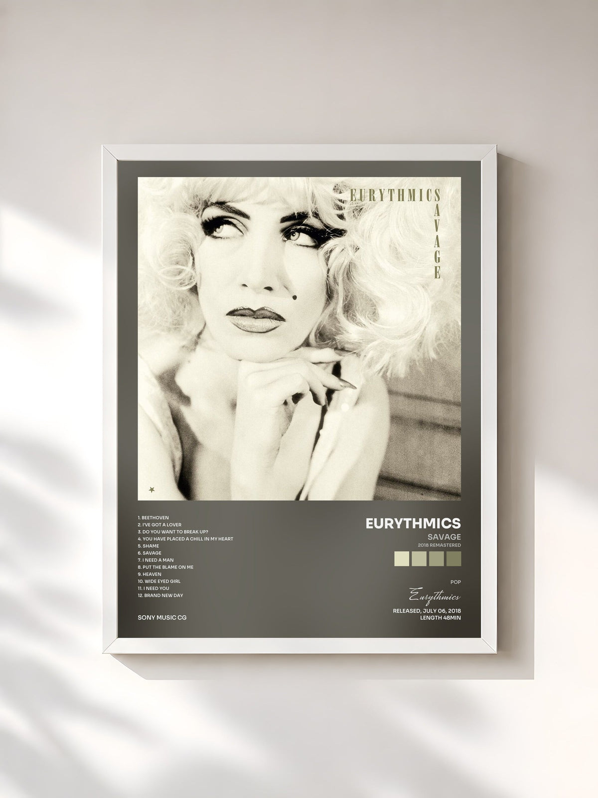 #blanc Tableau de l'album Savage (2018 Remastered) de Eurythmics, cadre blanc, imprimé et encadré en France