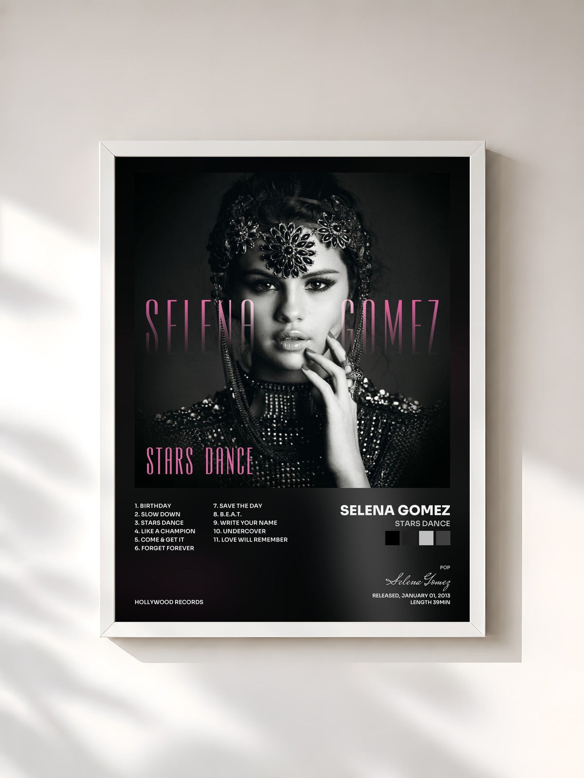 #blanc Stars Dance von Selena Gomez als gerahmter Kunstdruck, weißer Rahmen, gedruckt und gerahmt in Frankreich