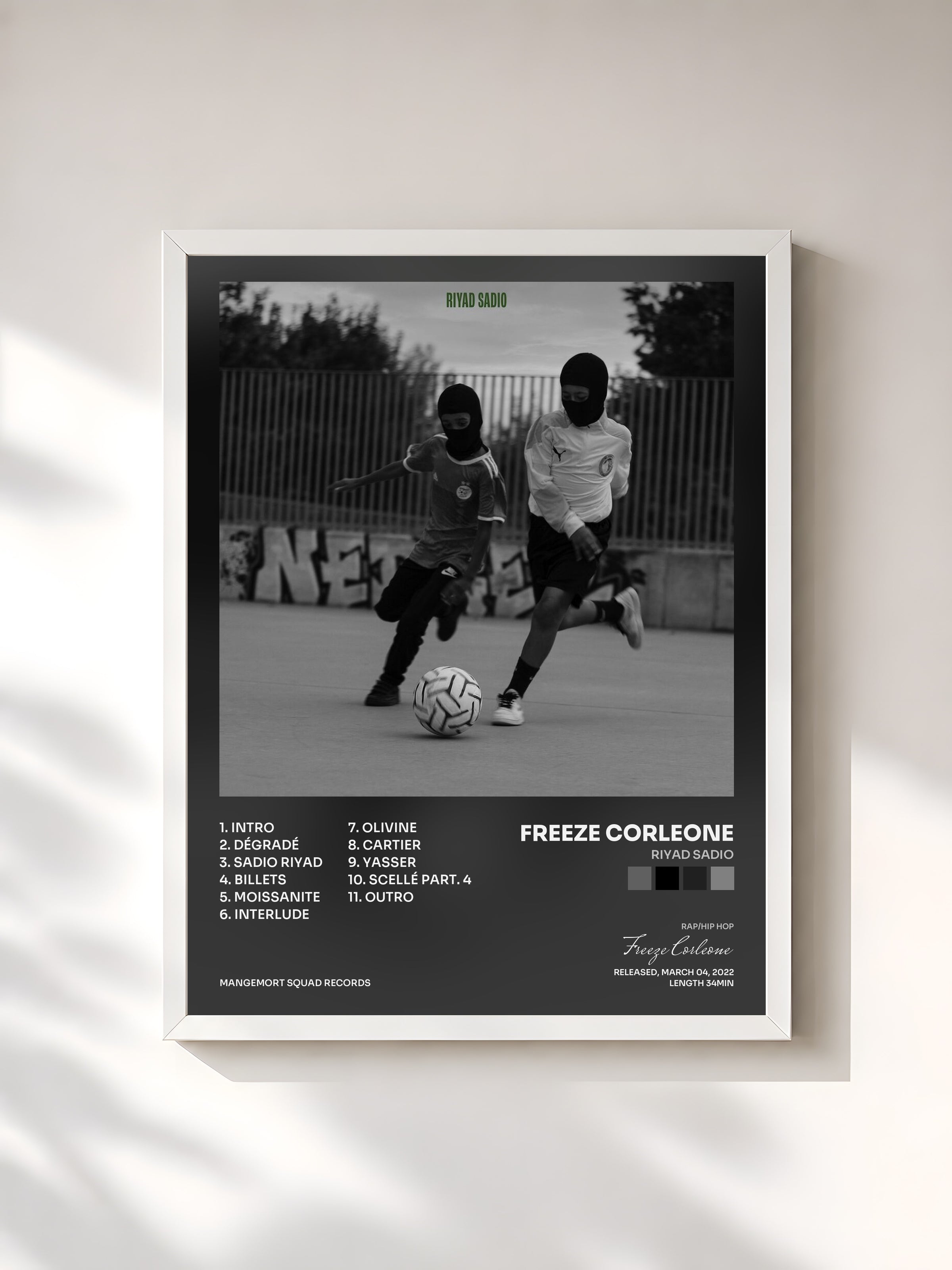 #blanc Tableau de l'album RIYAD SADIO de Freeze Corleone, cadre blanc, imprimé et encadré en France