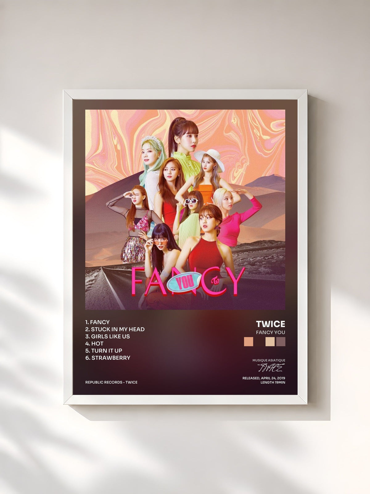 #blanc Tableau de l'album FANCY YOU de TWICE, cadre blanc, imprimé et encadré en France