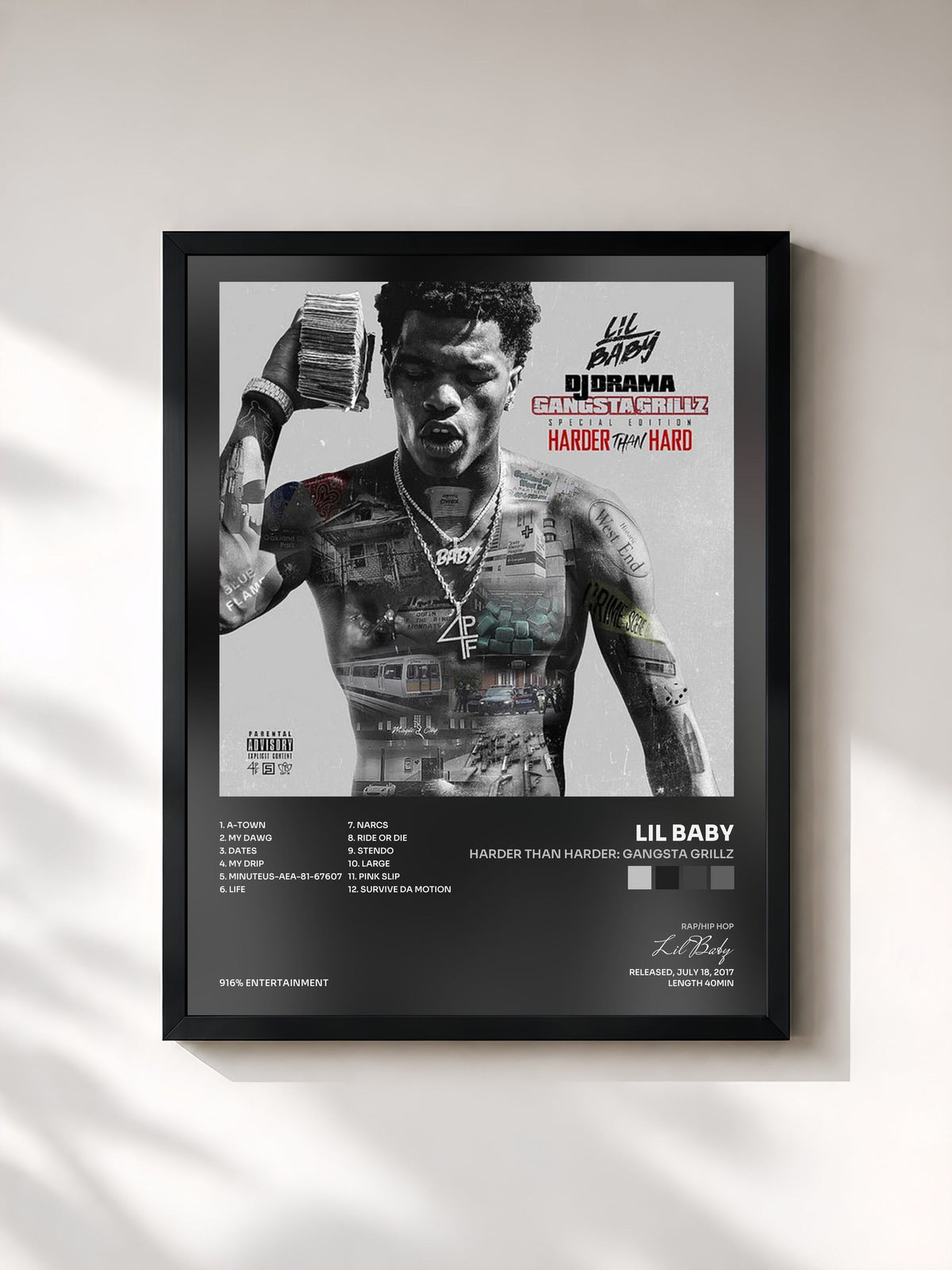 #noir Harder Than Harder: Gangsta Grillz de Lil Baby en lámina enmarcada, marco negro, impresa y enmarcada en Francia