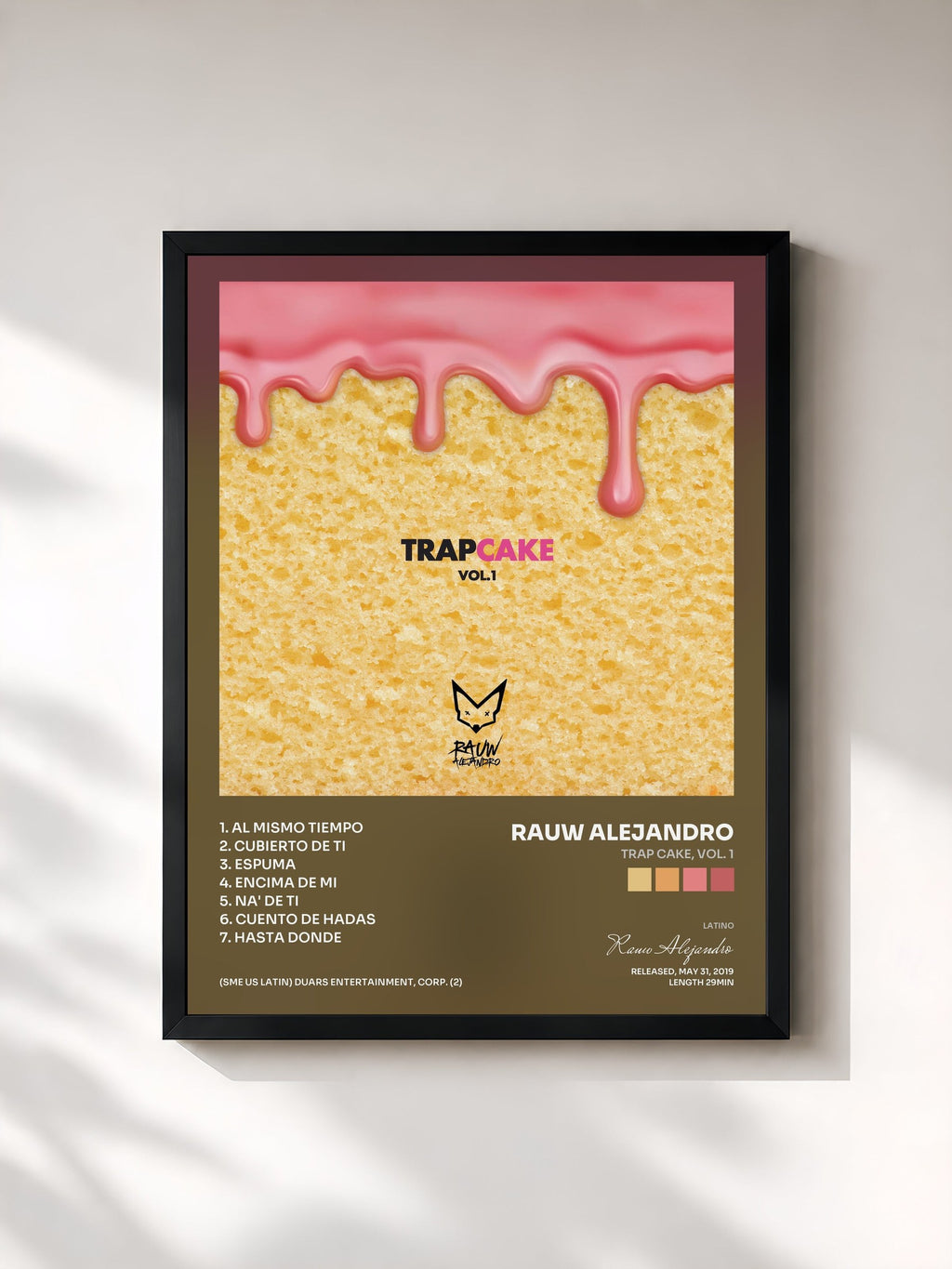 #noir Trap Cake, Vol. 1 di Rauw Alejandro in stampa incorniciata, cornice nera, stampata e incorniciata in Francia
