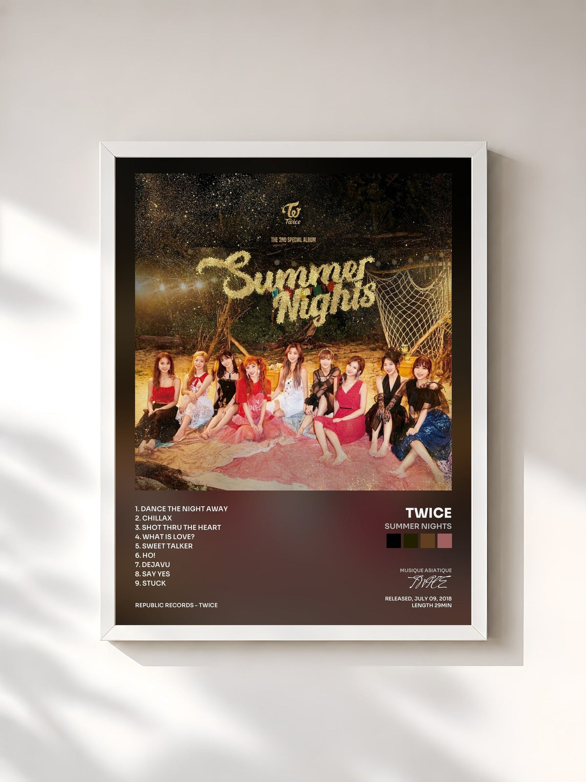 #blanc Tableau de l'album Summer Nights de TWICE, cadre blanc, imprimé et encadré en France