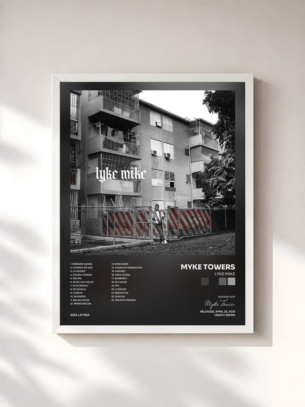 #blanc Tableau de l'album LYKE MIKE de Myke Towers, cadre blanc, imprimé et encadré en France