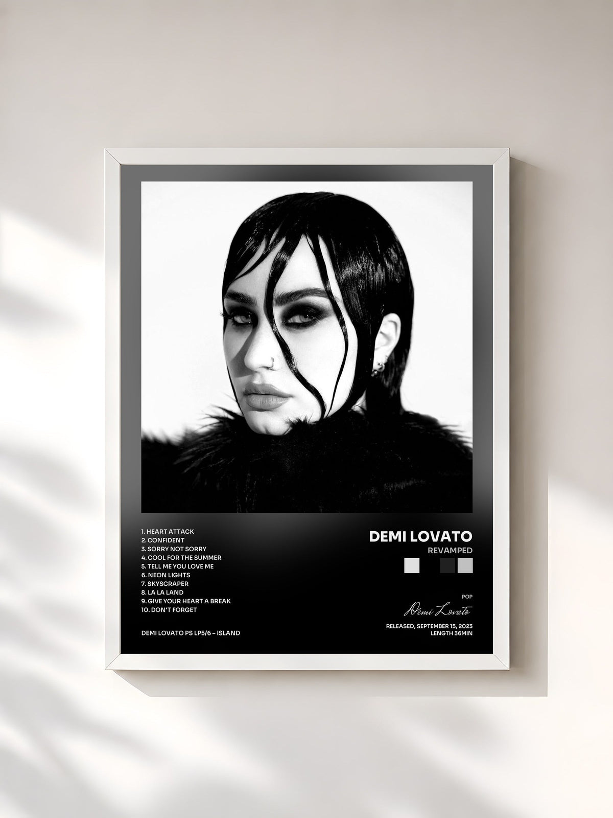 #blanc Tableau de l'album REVAMPED de Demi Lovato, cadre blanc, imprimé et encadré en France