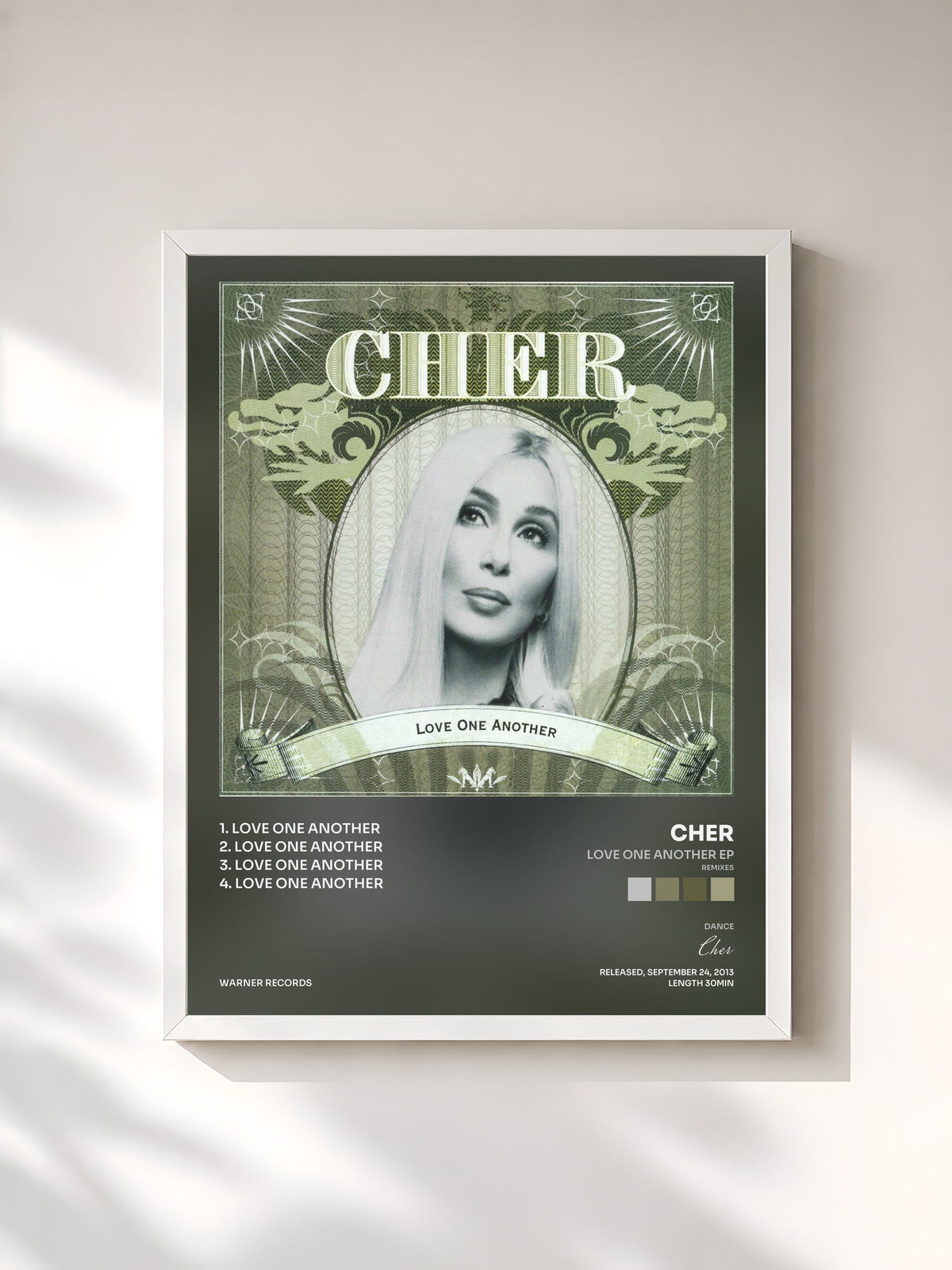 #blanc Love One Another EP (Remixes) von Cher als gerahmter Kunstdruck, weißer Rahmen, gedruckt und gerahmt in Frankreich