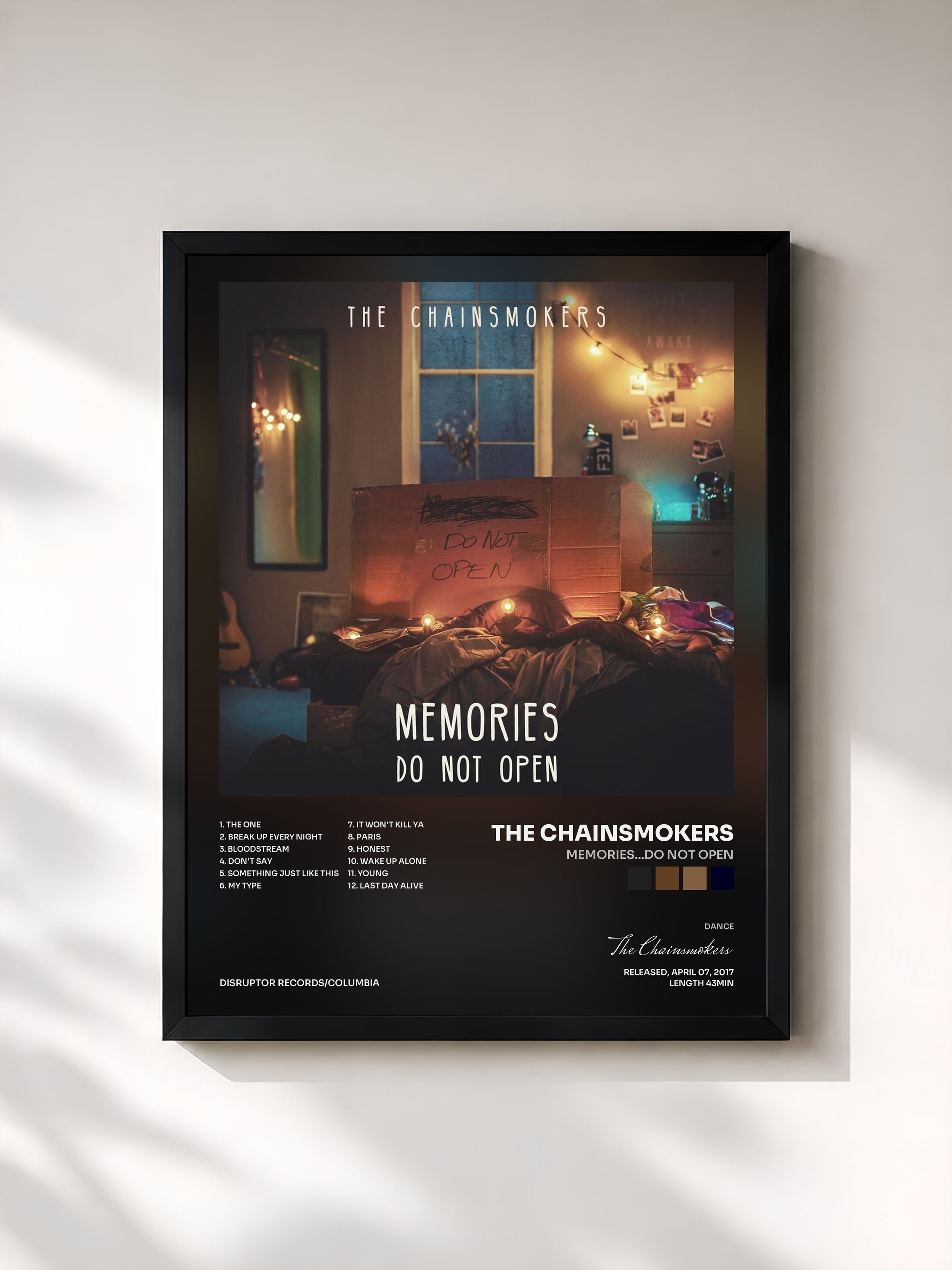 #noir Tableau de l'album Memories...Do Not Open de The Chainsmokers, cadre noir, imprimé et encadré en France